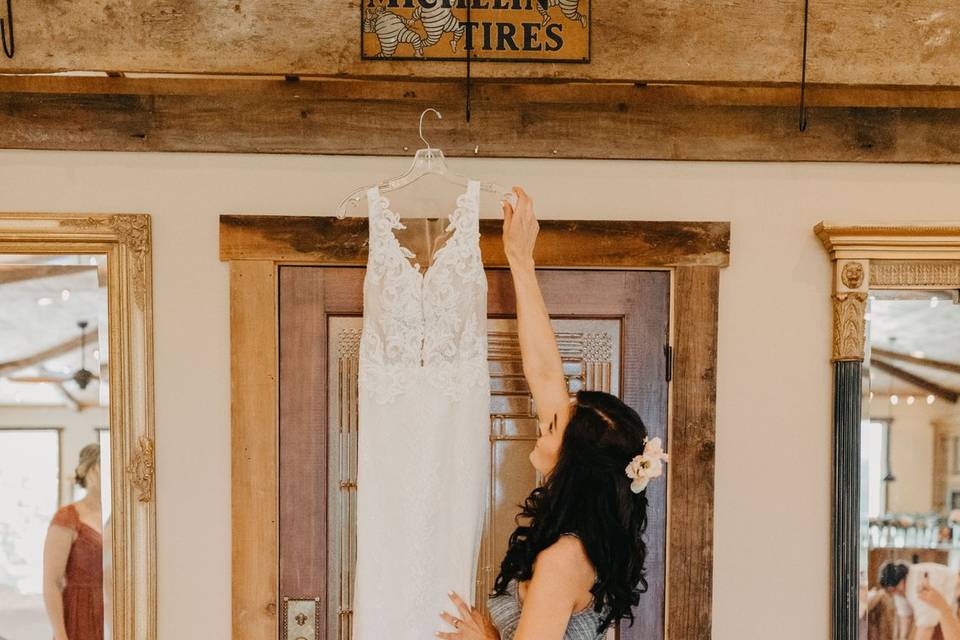 Bridal prep inside The Barn