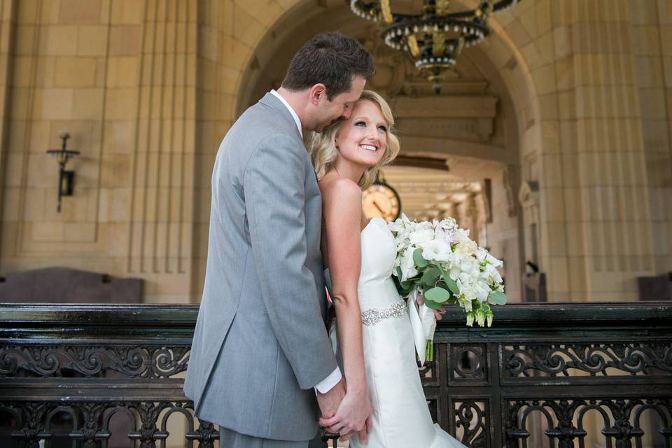 Union Station bridal portraits. Bride and Groom. Downtown Kansas City weddings.