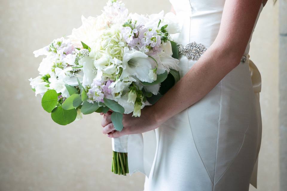 Union Station bridal portraits. Bride and Groom. Downtown Kansas City weddings.