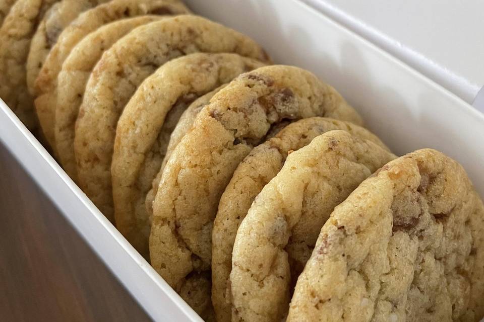 One dozen delicious cookies!