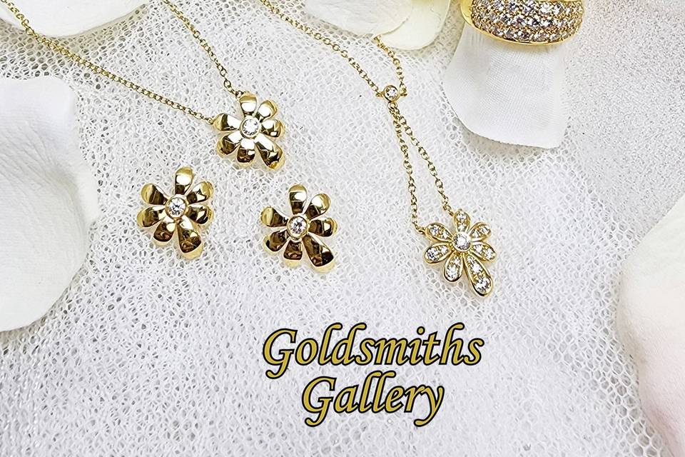 Gold wedding jewelry