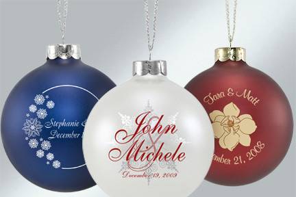 Doesn't matter the time of year but especially winter weddings this ornament is sure to please your guests!