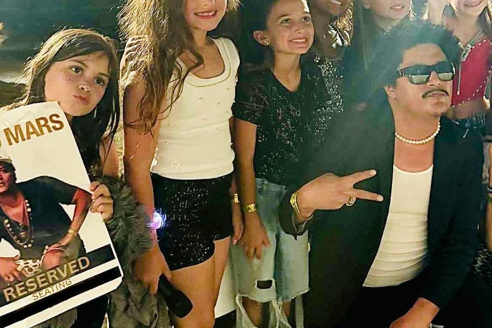 Johnny Rico Bruno Mars Fans