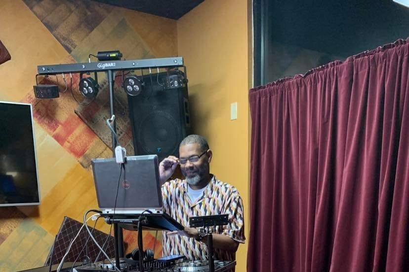 Max'd Out DJ & Entertainment