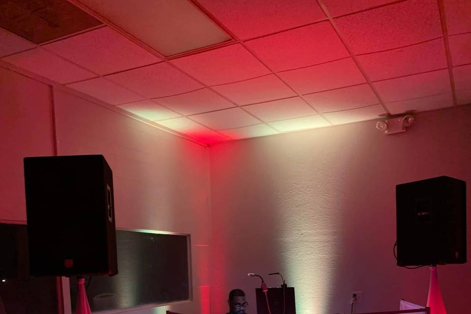 Max'd Out DJ & Entertainment