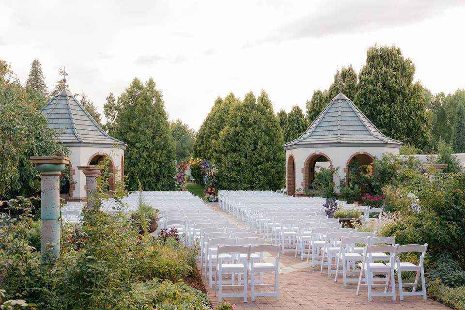 Romantic Gardens