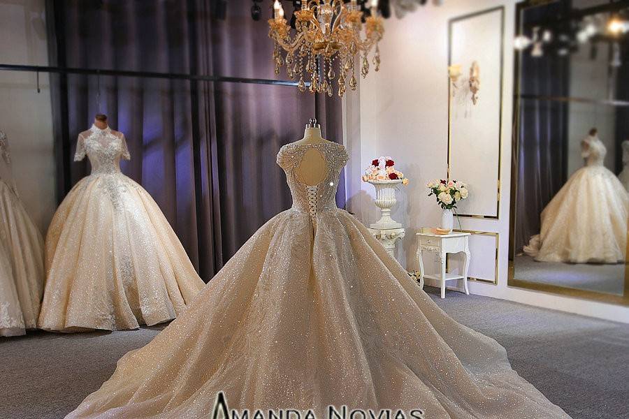 2020 amanda novias collection