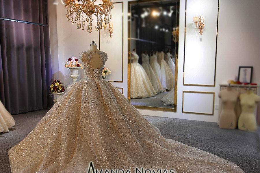 2020 amanda novias collection