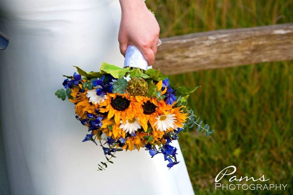 Blue Majesty Funeral Arrangement in Saint Louis, MO