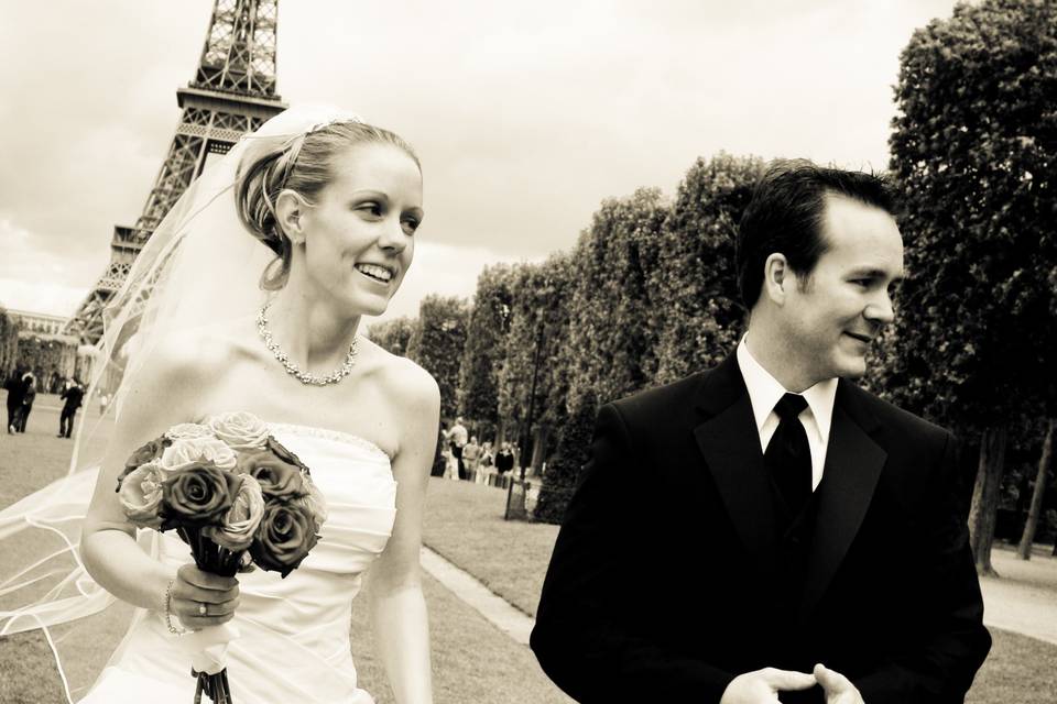 Happy couple in Paris