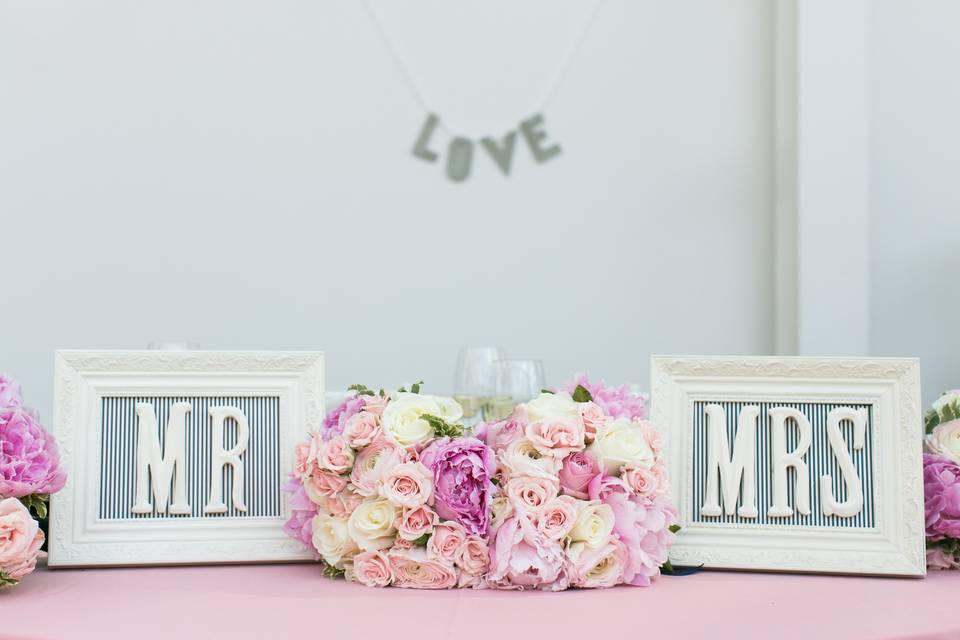 Sweetheart table setup