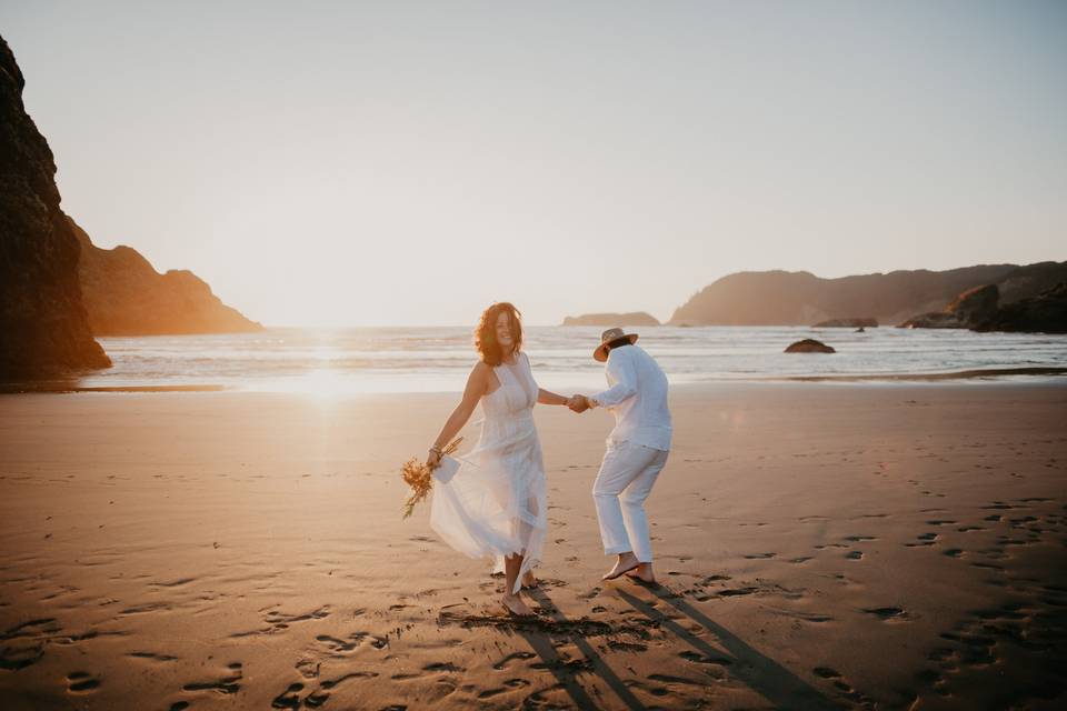 Oregon coast beach elopement