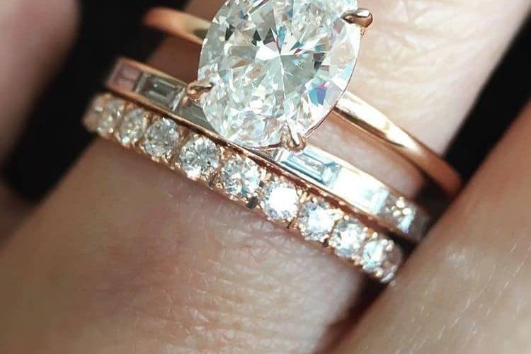 Oval diamond ring