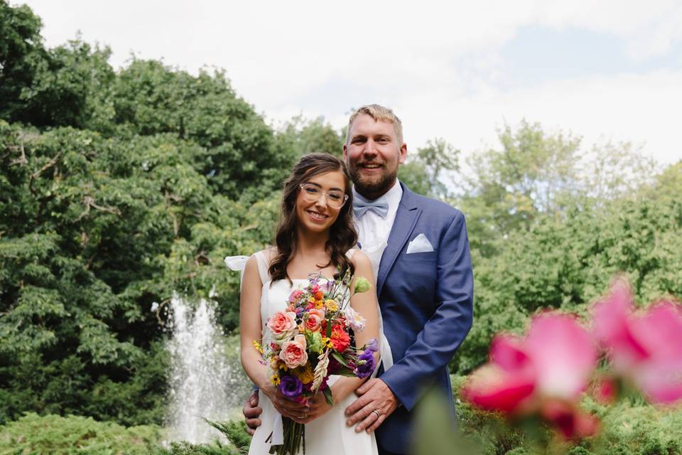 Luthy Botanical Garden couple