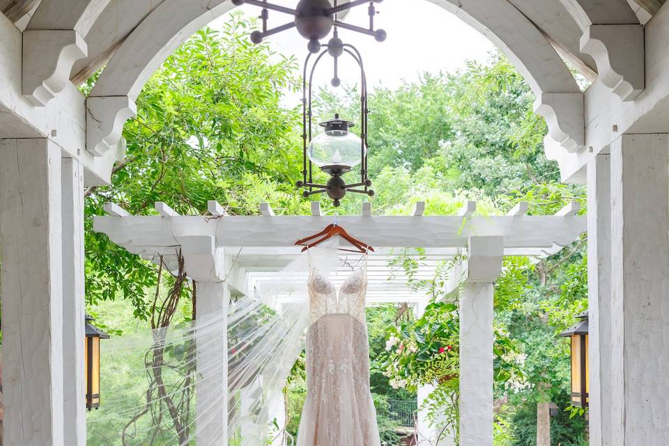 Wedding dress big cedar lodge