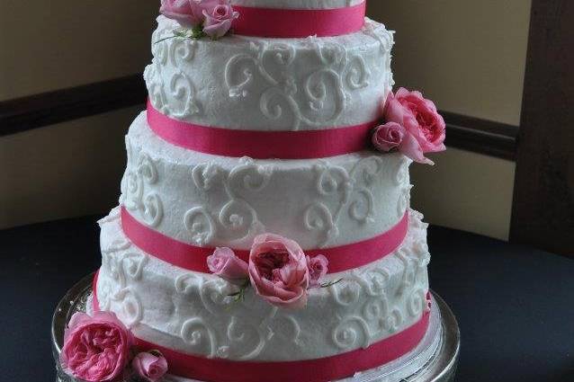 Pink detailed wedding cake