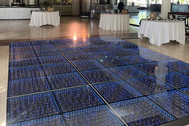 INFINTY GOLD/SILVER DANCEFLOOR