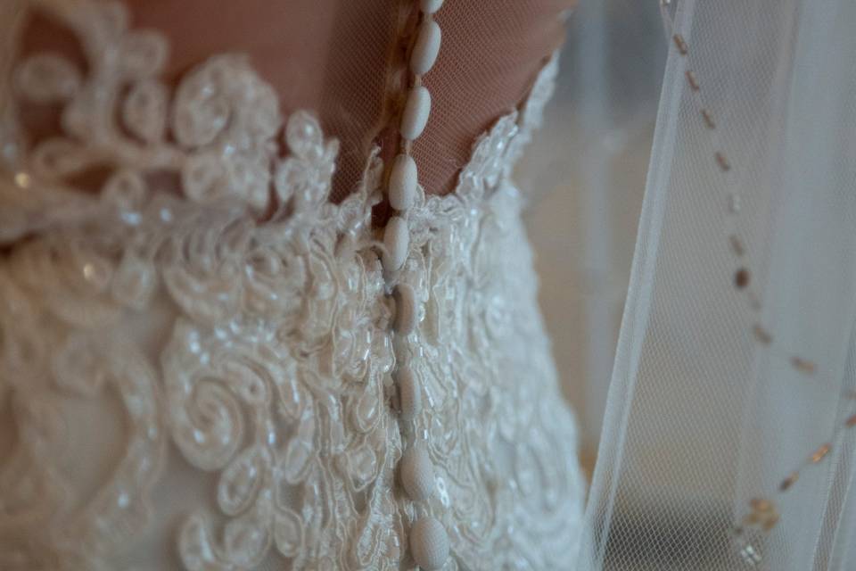 Wedding dress buttons