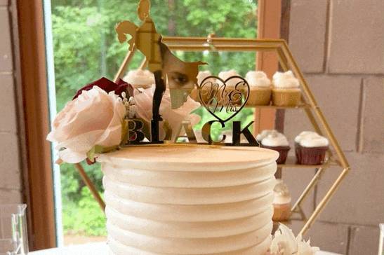 Small textured wedding cake