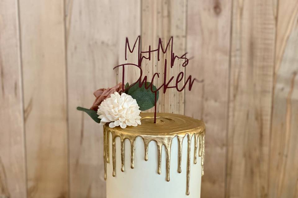 Gold drip wedding cake