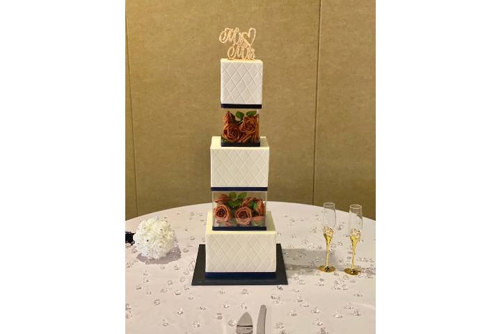 5-tiered wedding cake