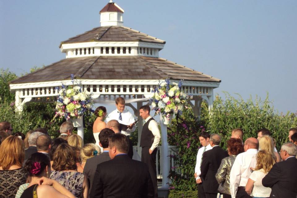 What a beautiful night at the Gazebo!  Clear skies set the mood for this couple.