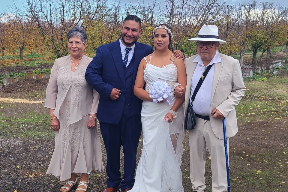 Miguel & Ana with Family