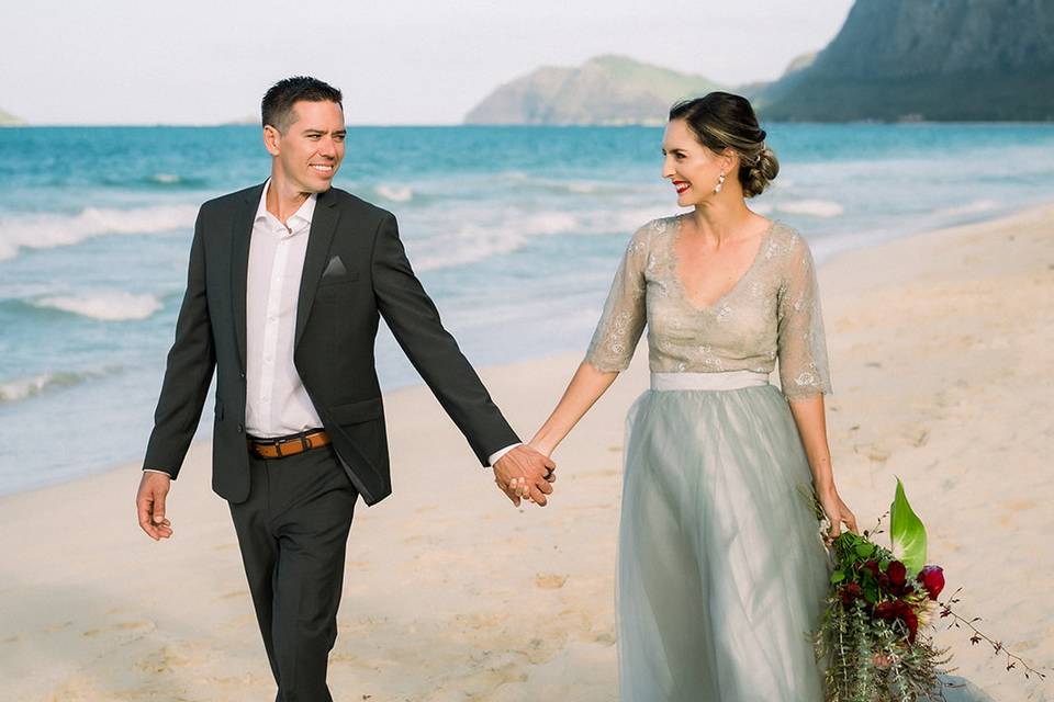 Oahu beach sunrise wedding
