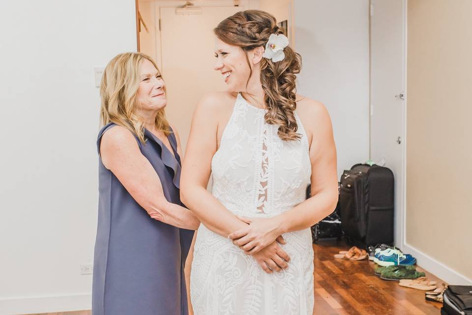 Oahu Bride and Mom