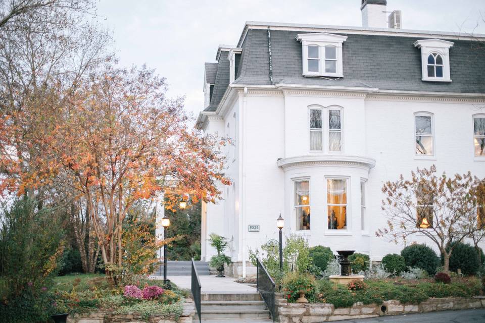 Ceresville Mansion in the Fall