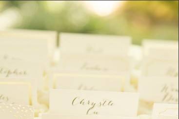 Table cards and roses