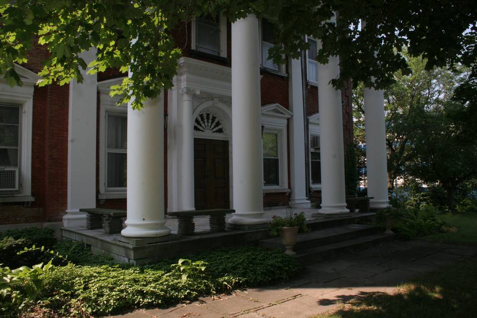 Barnes Hiscock Mansion
