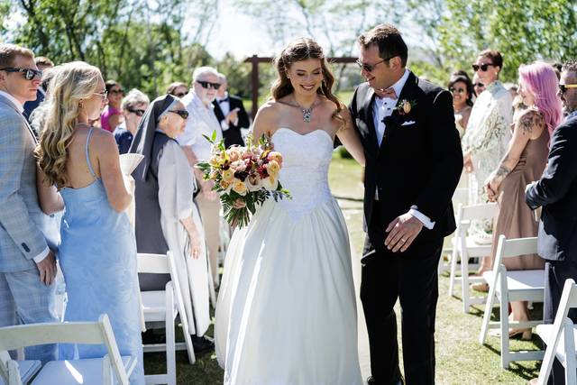 Talon's Lawn - Down the aisle