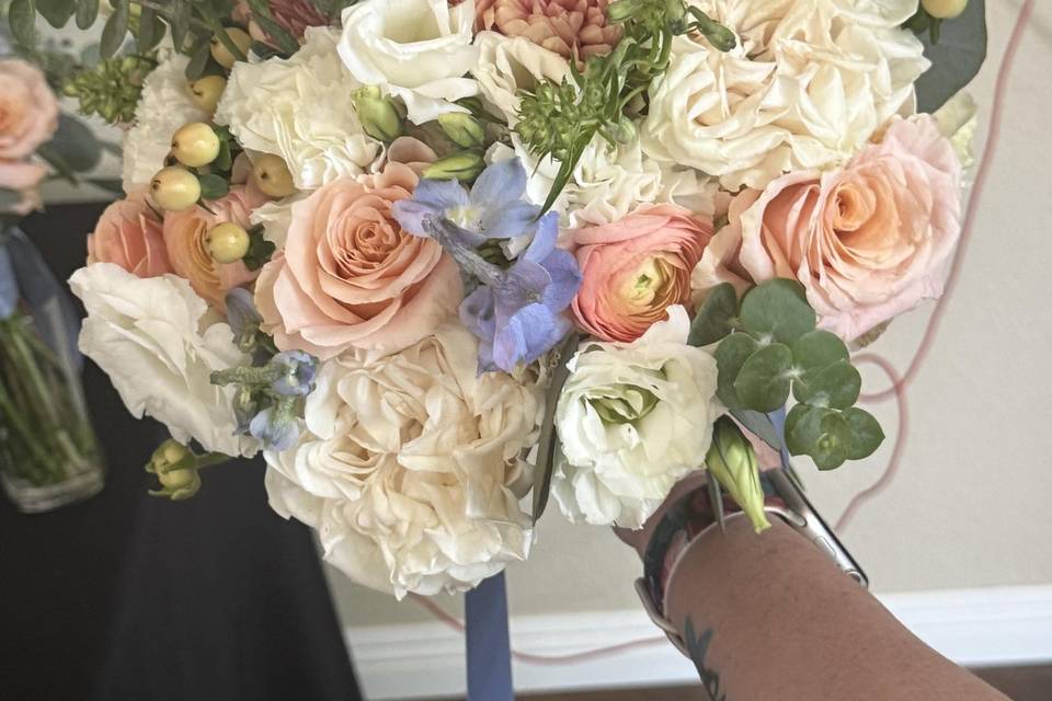 Soft & delicate bridal bouquet