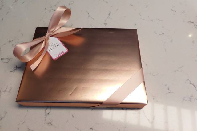Corporate & Business Gift Giving | Pro's & Cons of Business Gifts