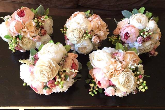LOVE BIRDS: Details & Designs