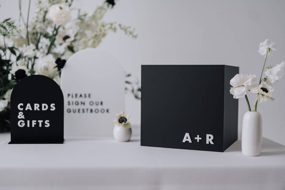 Monochrome Gift Table Signs