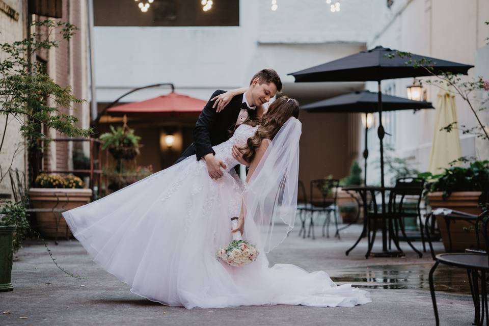 Couple dancing dip