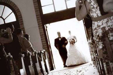 Miami wedding photographer, golden entrance bridal path