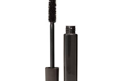 Raul E New York Lush mascara, long lasting and adding volume to your lushes