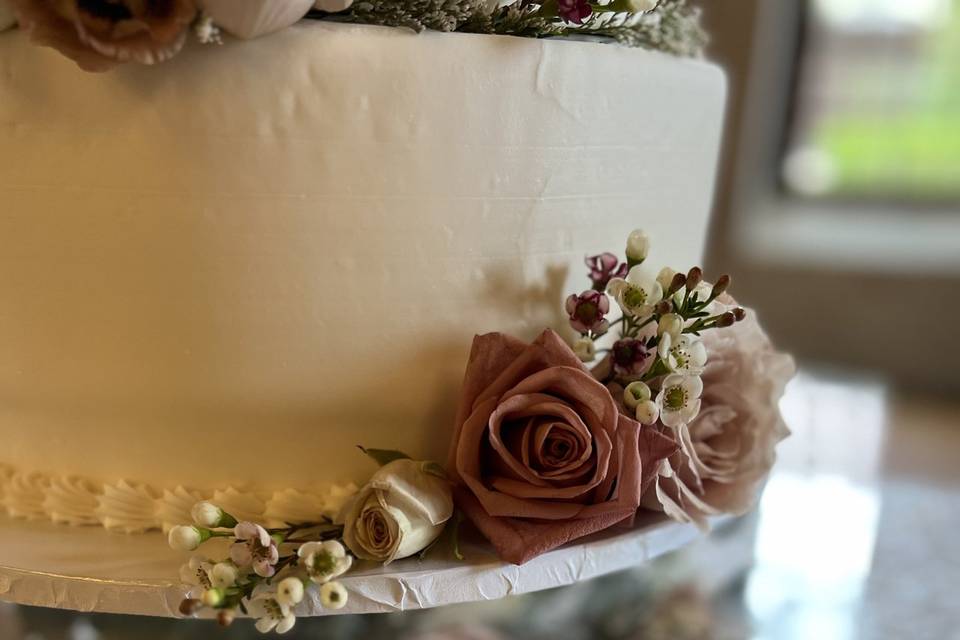 Cake flowers and floral stand