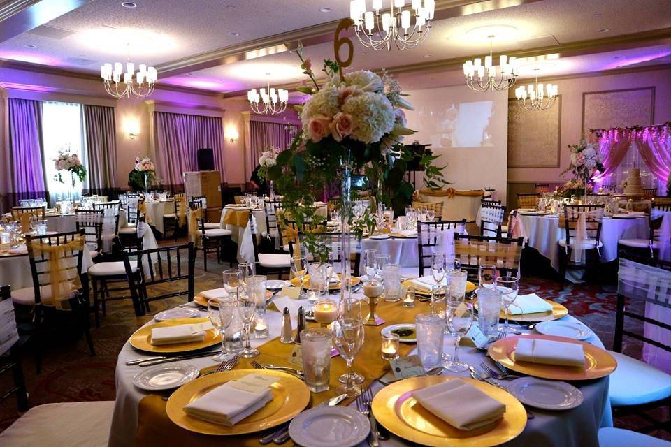 Table set-up with centerpiece