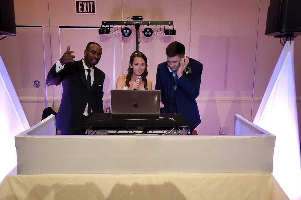 Audio West Pro DJ's and Photo-Booth