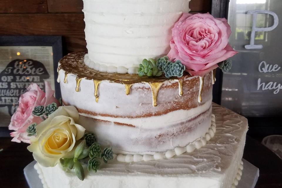 Smooth groom's cake, buttercre