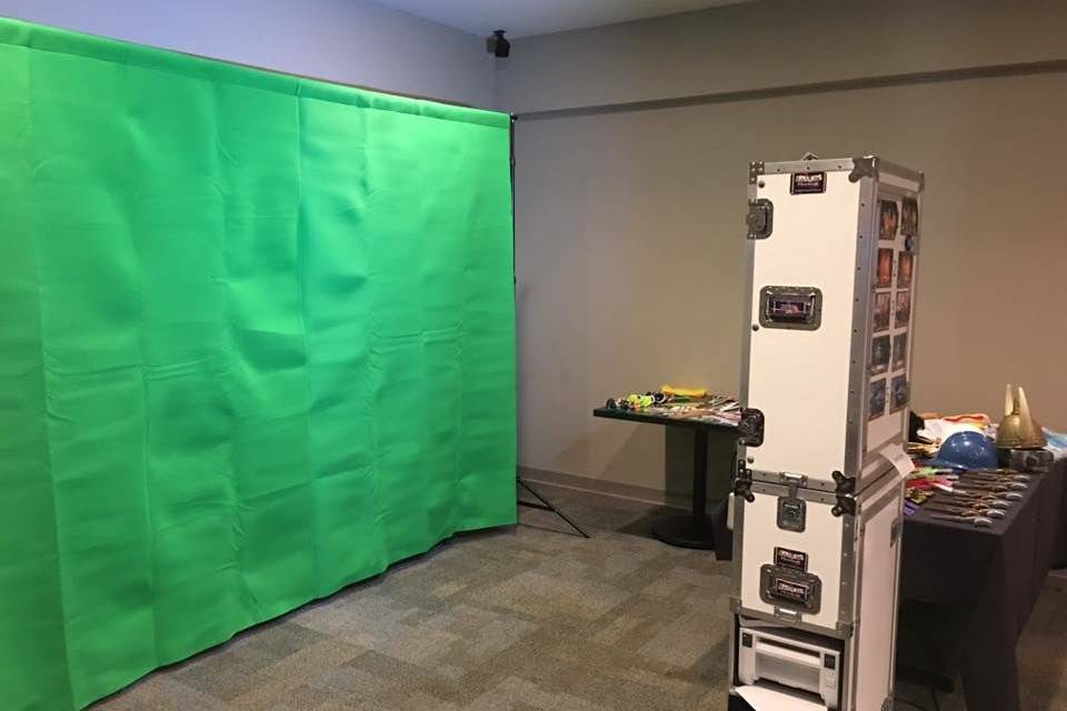 Open air style full green screen photobooth.