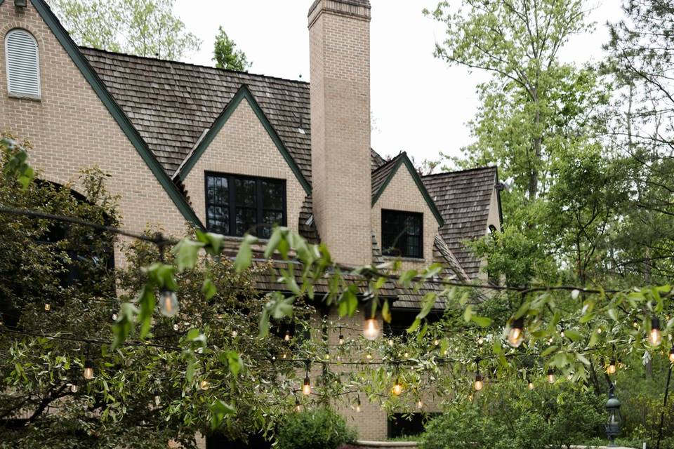 Love a Courtyard Reception