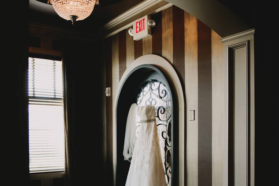 Gown hanging | Kelly Blackall Photography