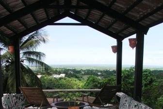 Guest's lounge and jacuzzi