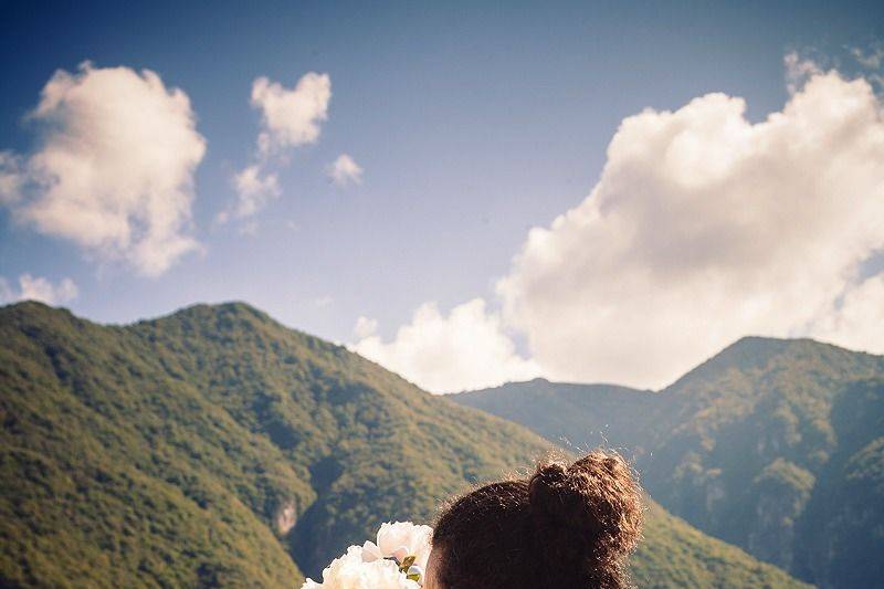 Kiss on the lake