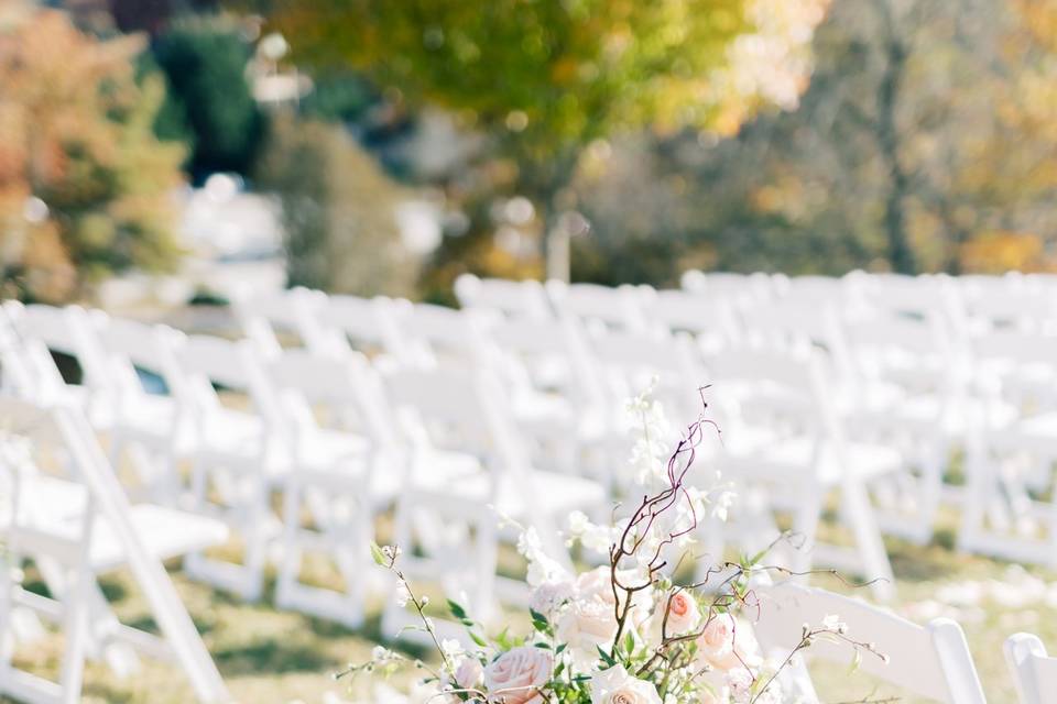 Muted pinks for the aisle